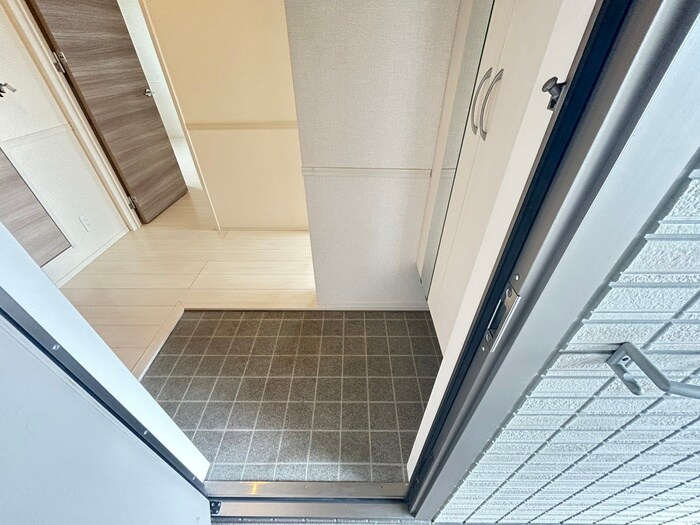 物件内観写真14　(玄関)