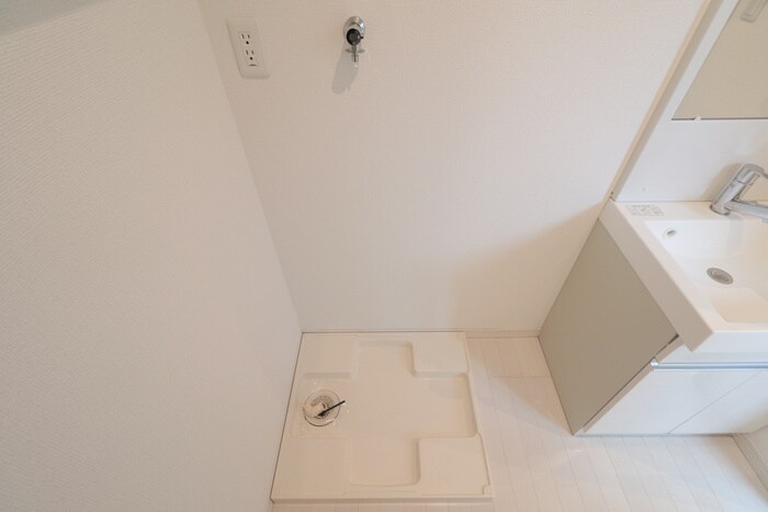 物件内観写真18　(洗濯機置場)