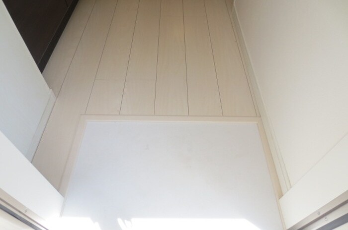 物件内観写真7　(玄関)