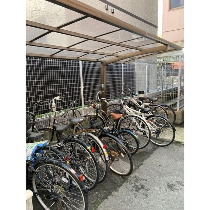 物件外観写真6　(駐輪場)