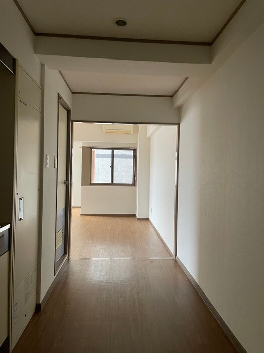物件内観写真14　(廊下)