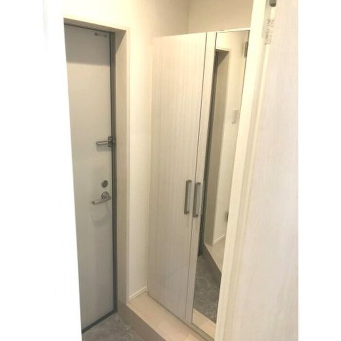 物件内観写真9　(玄関)
