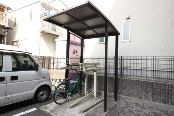物件外観写真3　(駐輪場)