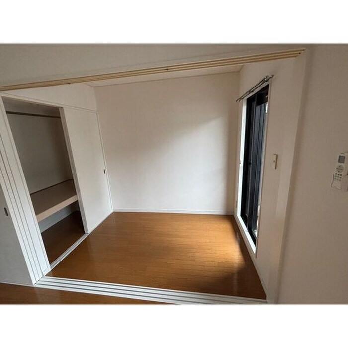 物件内観写真12　(居室)