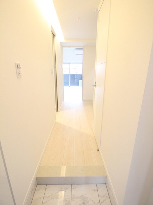 物件内観写真7　(玄関)