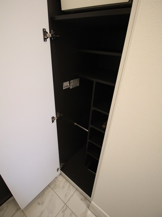 物件内観写真8　(靴箱)