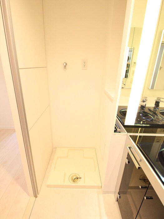 物件内観写真11　(洗濯機置場)