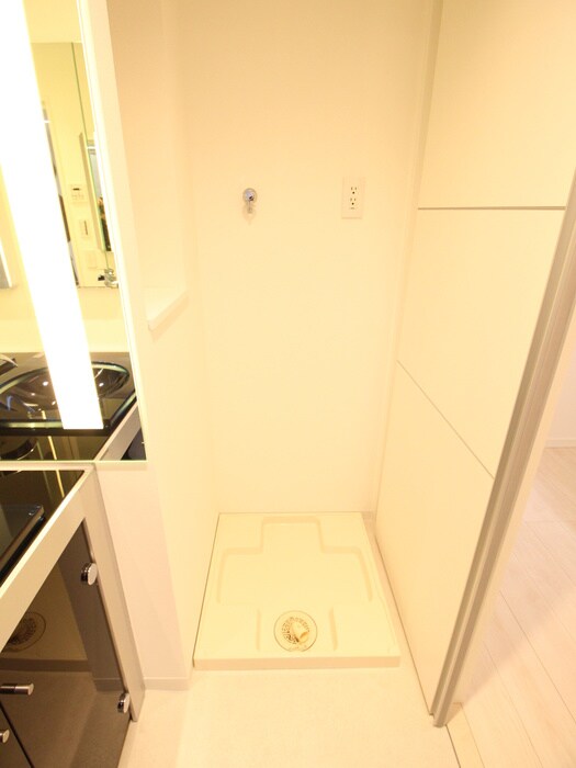 物件内観写真11　(洗濯機置場)