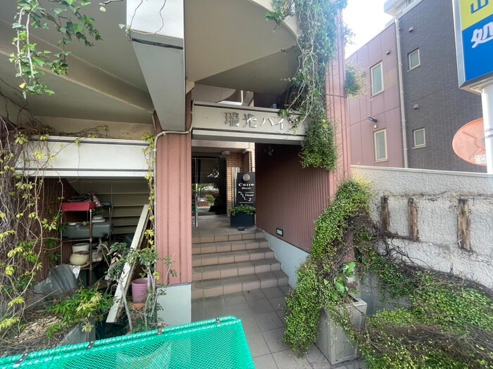 物件外観写真6　(エントランス部分)