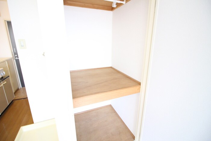 物件内観写真10　(収納)
