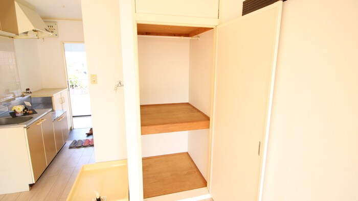 物件内観写真13　(収納)