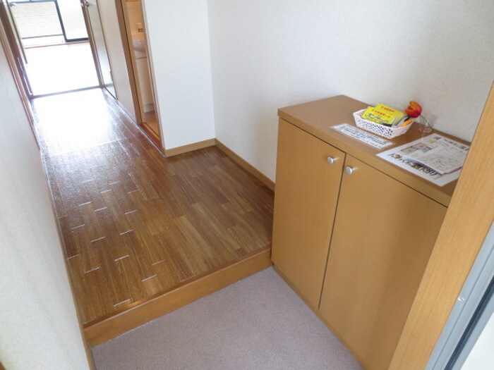 物件内観写真10　(玄関)