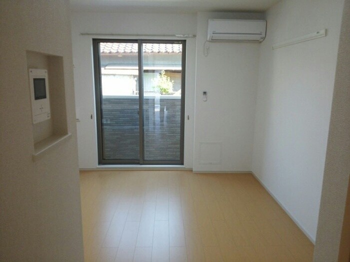 物件内観写真3　(居室)