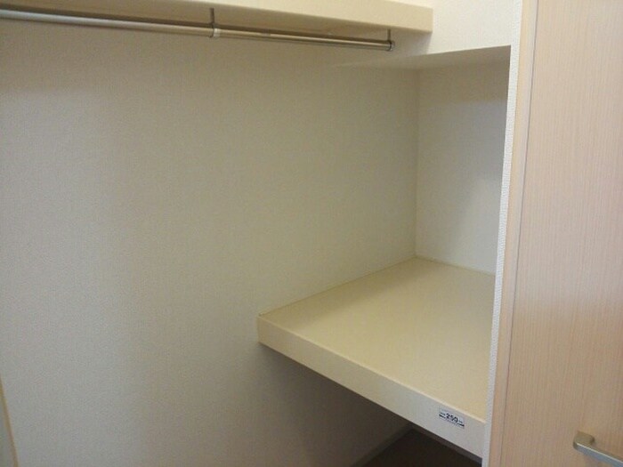 物件内観写真12　(収納)
