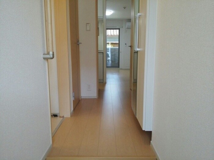 物件内観写真14　(玄関)