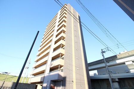 リバ－コ－ト砂田橋外観写真