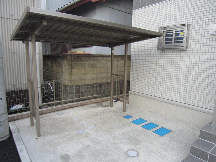 物件外観写真5　(駐輪場)
