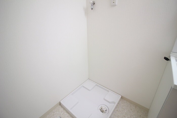 物件内観写真11　(洗濯機置場)