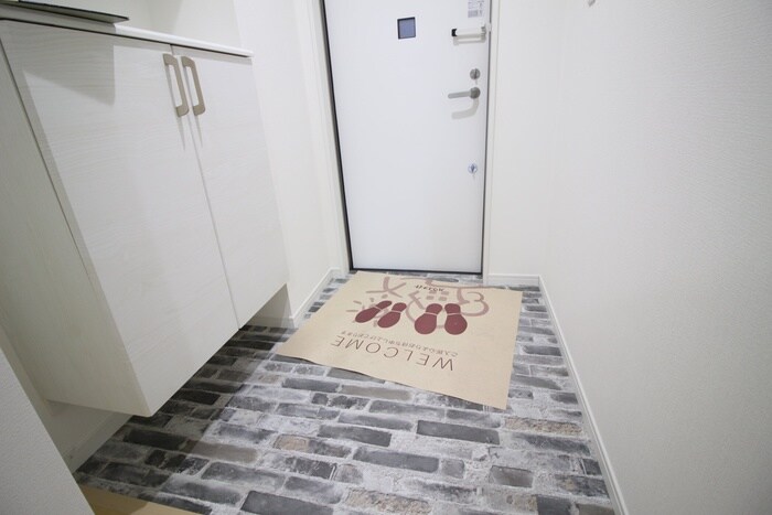 物件内観写真12　(玄関)