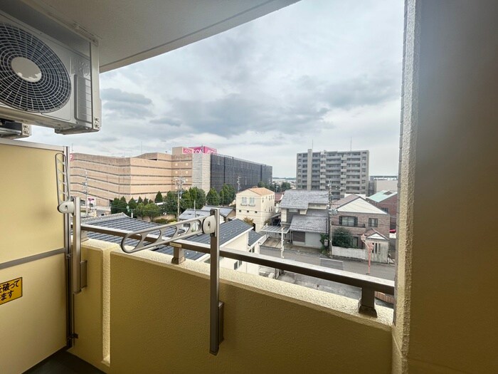 物件内観写真16　(室内からの展望)