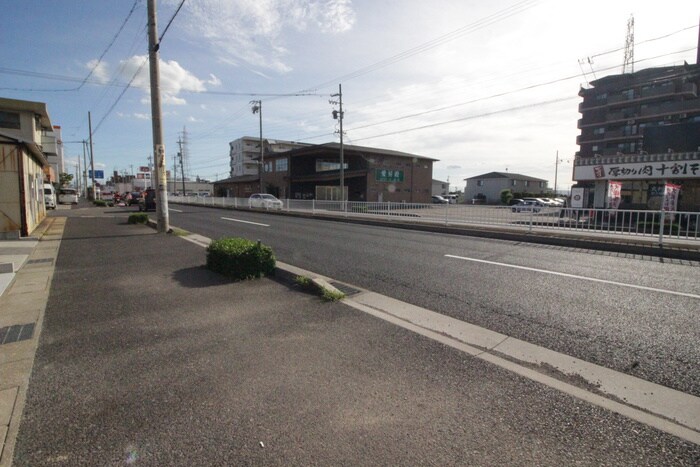 物件外観写真6　(周辺環境)