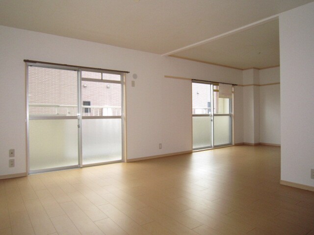 物件内観写真4　(玄関)