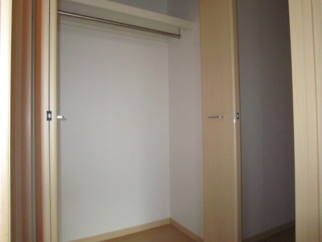 物件内観写真8　(収納)