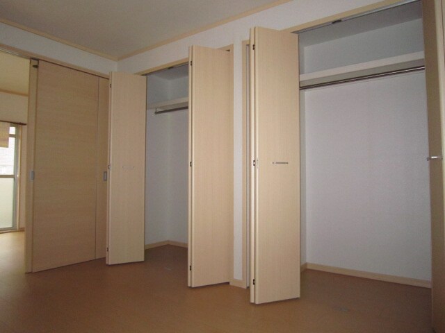物件内観写真11　(収納)