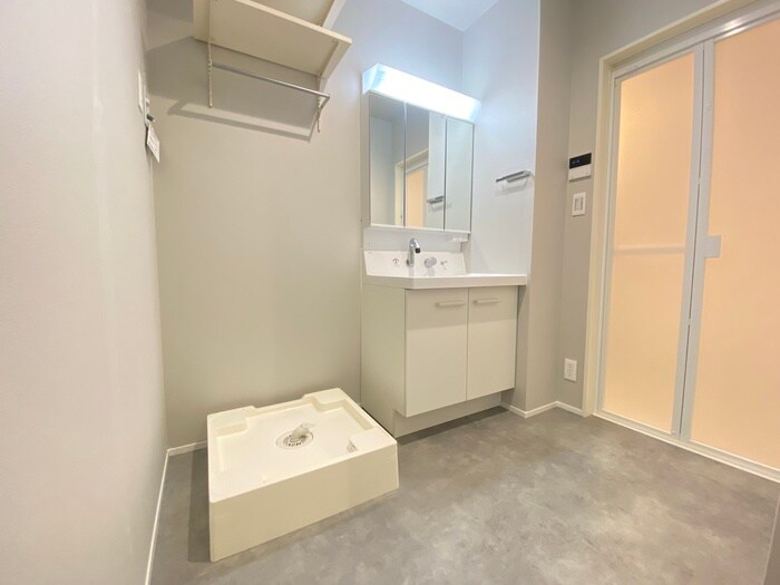 物件内観写真13　(洗濯機置場)