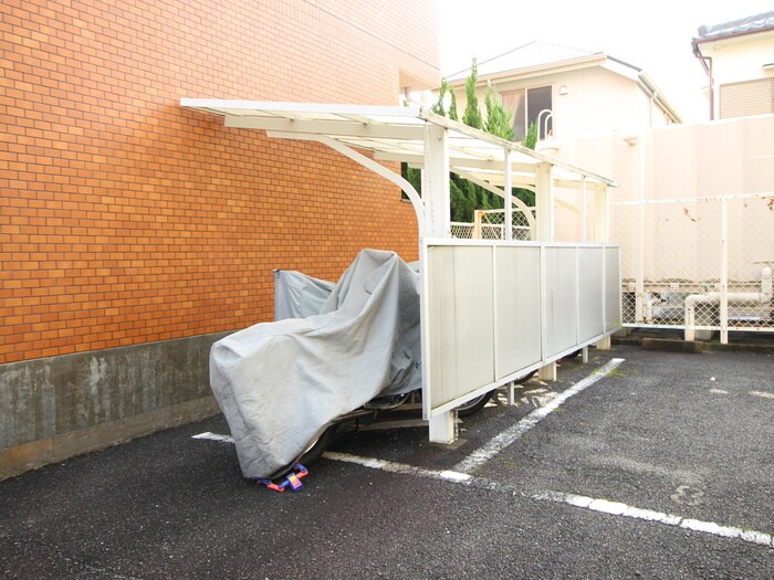物件外観写真5　(駐輪場)