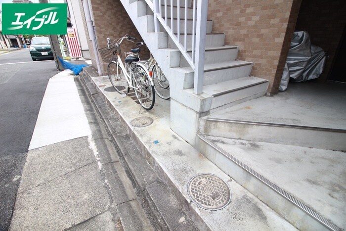 物件外観写真6　(駐輪場)