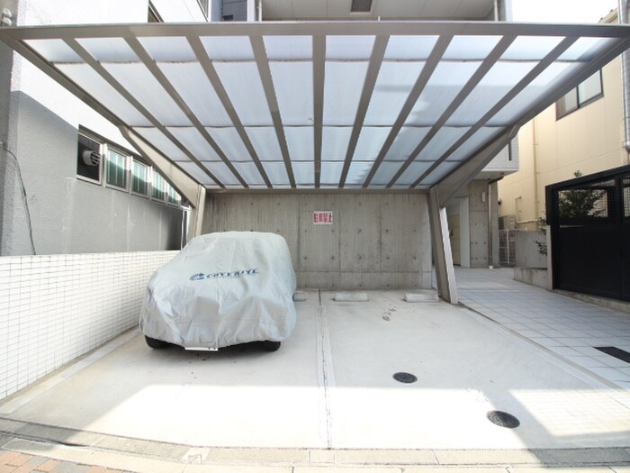 物件外観写真4　(駐車場)