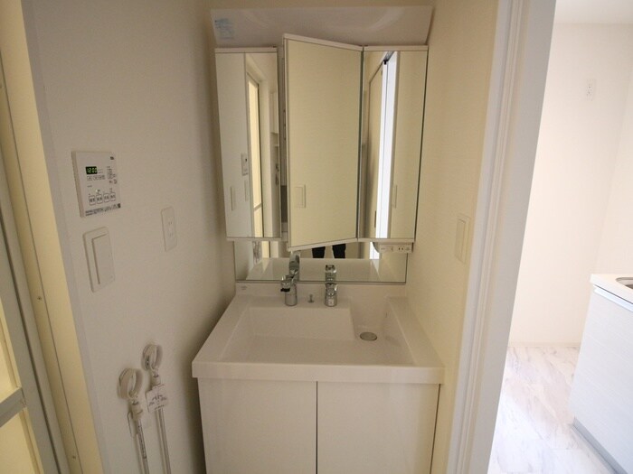 物件内観写真11　(洗面)