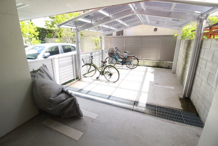 物件外観写真6　(駐輪場)