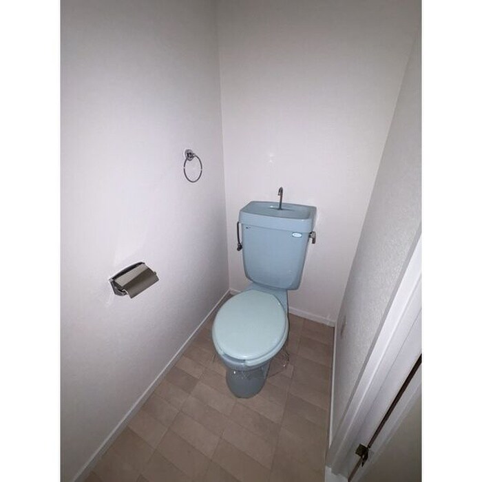 物件内観写真5　(トイレ)