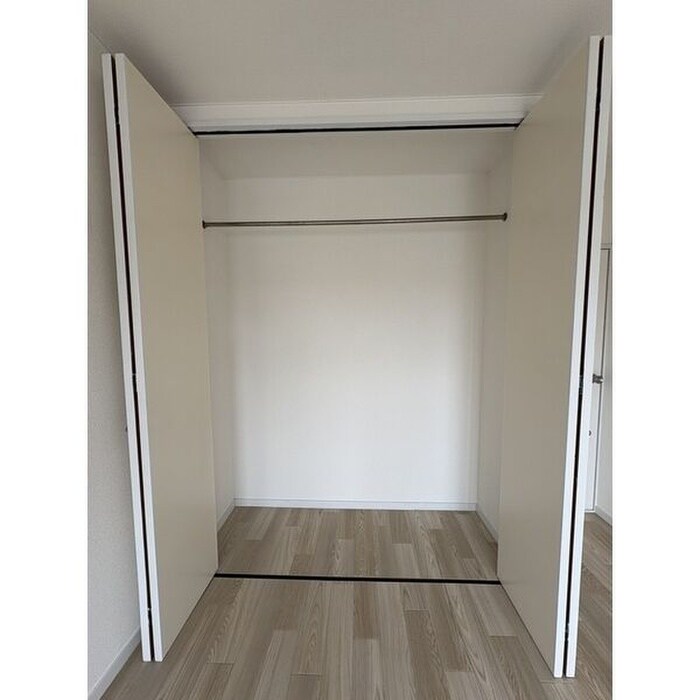 物件内観写真13　(収納)