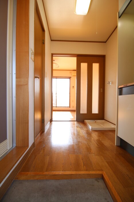 物件内観写真19　(玄関)