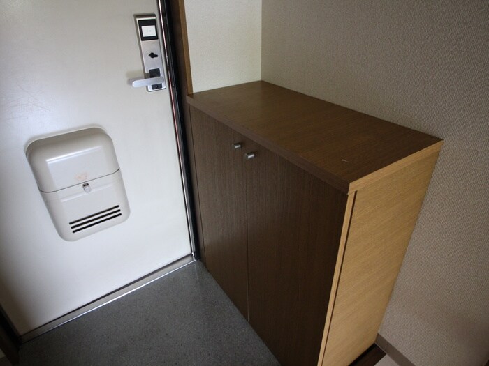 物件内観写真14　(玄関)