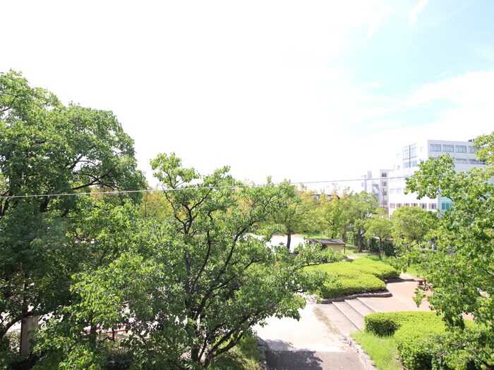 物件内観写真19　(室内からの展望)