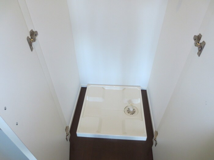 物件内観写真14　(洗濯機置場)