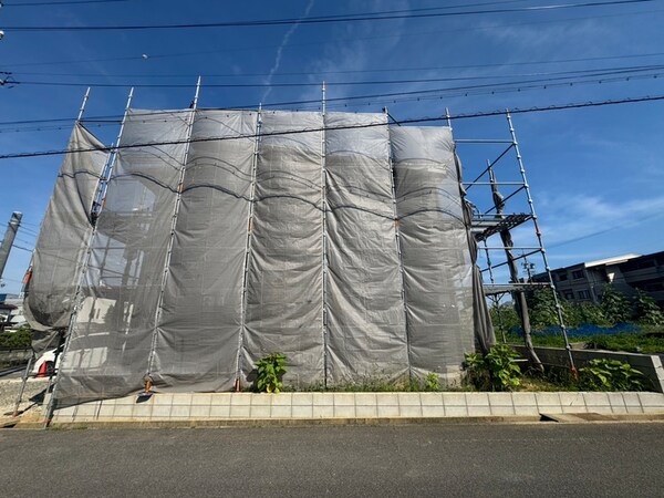 建築中