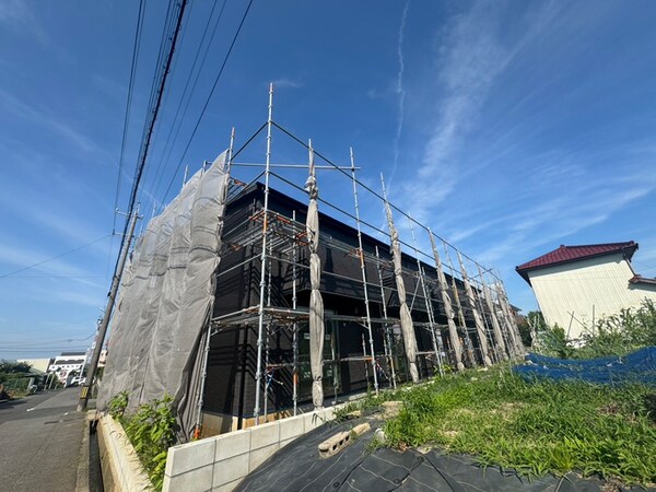 建築中