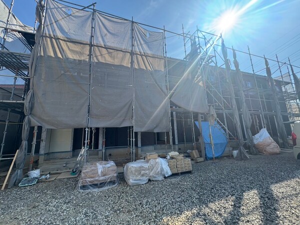 建築中