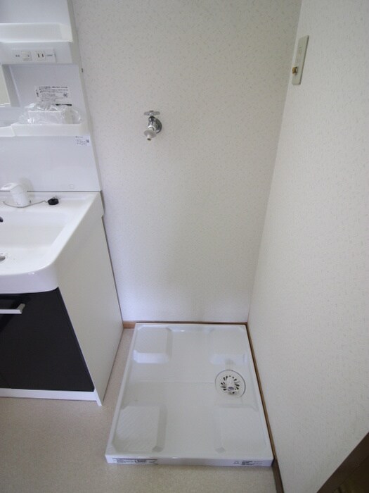 物件内観写真14　(洗濯機置場)