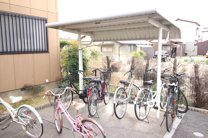 物件外観写真6　(駐輪場)