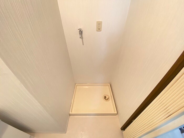 物件内観写真15　(洗濯機置場)