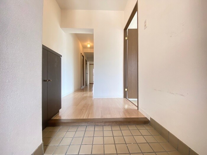 物件内観写真15　(玄関)