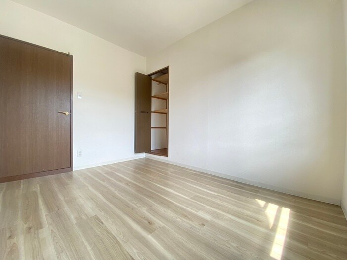 物件内観写真18　(居室)