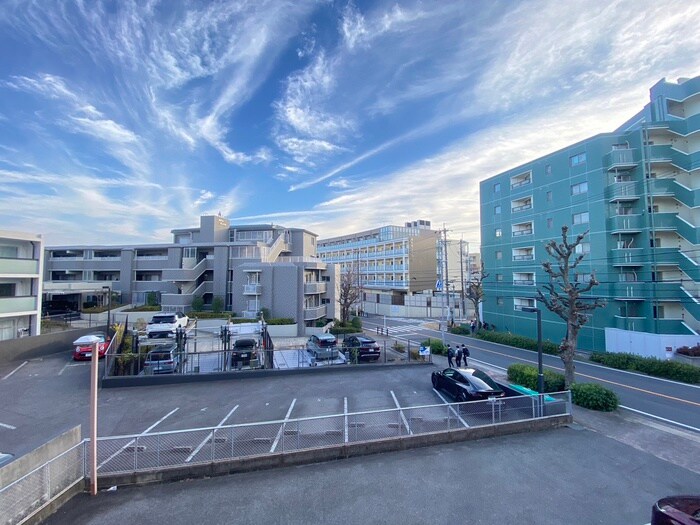 物件内観写真22　(室内からの展望)