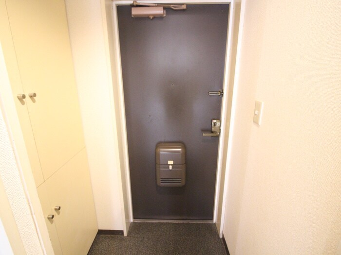 物件内観写真15　(玄関)